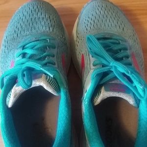 Brooks adrenaline 18